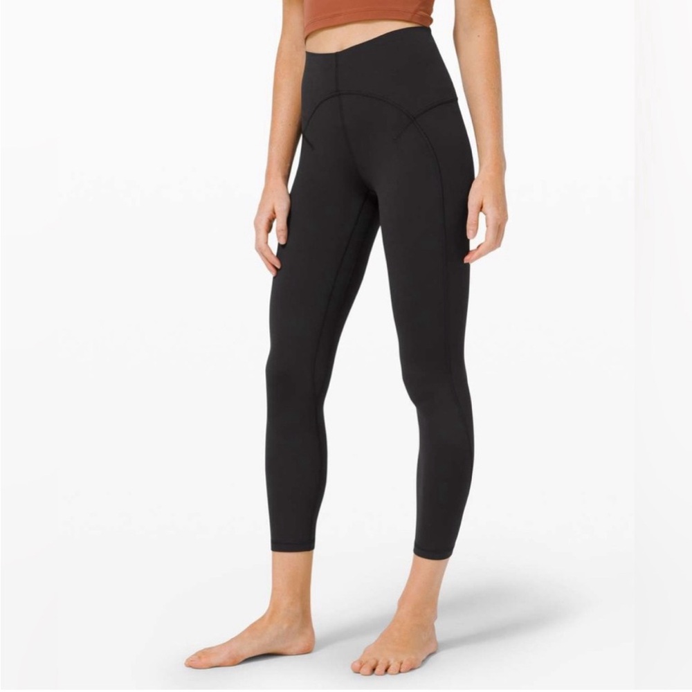 Lululemon Un limit high rise tight with key hole leg detail, 25”, black, size 4